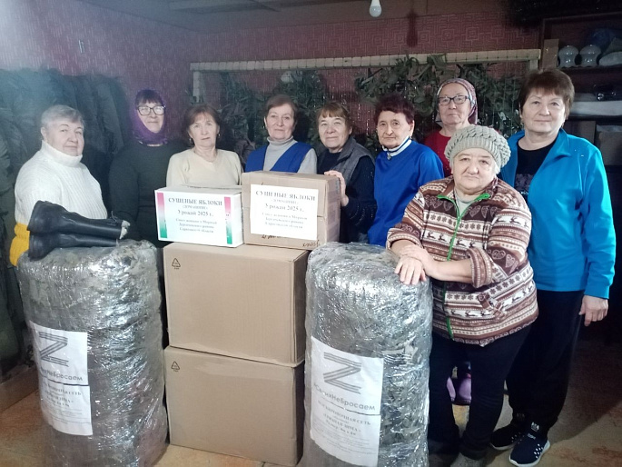 Активистки поселка Мирный сплели 2300 квадратных метров маскировочных сетей