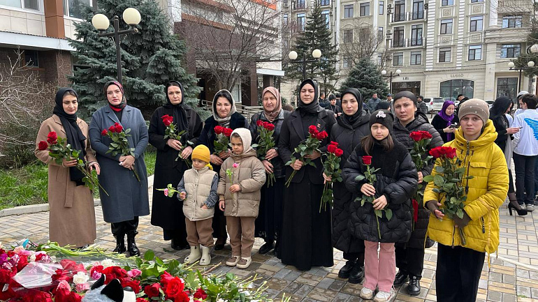 В Махачкале почтили память жертв теракта в Крокус-сити-холле