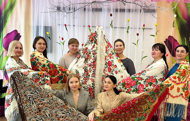 Акция "Русский платок": Масленица с женсоветами Удмуртии