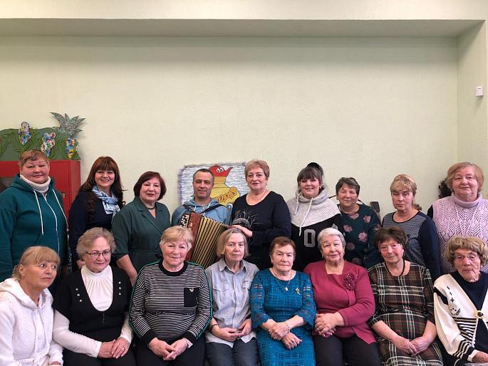 Председатель Тульского РО СЖР встретилась с членами клуба активного долголетия