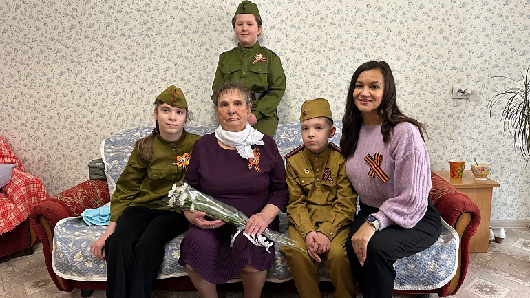 Союзницы из Югры поздравили ветеранов, тружеников тыла и детей войны
