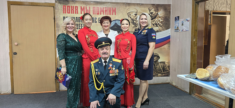 Забота и поддержка: женщины Бурятии помогают раненым бойцам