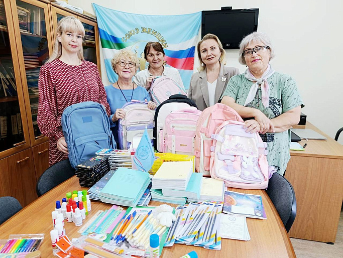 Ко Дню знаний школьники Сыктывкара получат подарки от Союза женщин и Лесного института