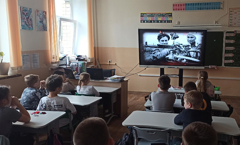 Школьникам поселка Ревякино рассказали о вкладе женщин в Великую Победу