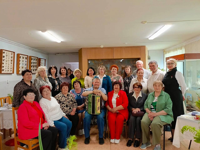 В краеведческом музее презентовали поэтический сборник активистки женсовета