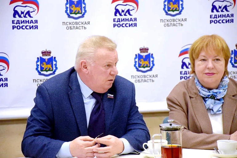 Лидер Псковского РО СЖР приняла участие в "Добрых встречах" с ведущими НКО региона