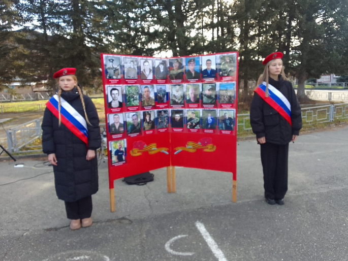 Совет женщин Чарышского района запустил акцию «Звезда на дом погибшего героя»