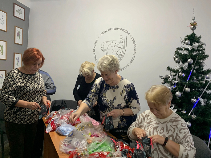 Женсовет Кинешмы отправил подарки в госпитали приграничья