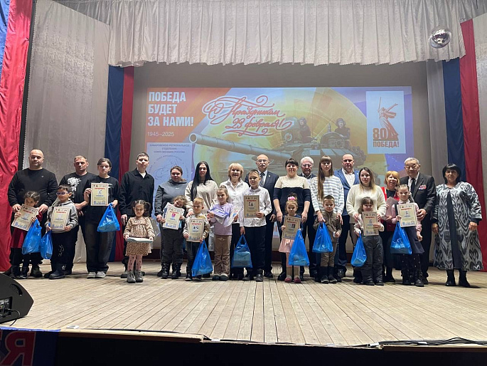 Активисты Молодежной палаты РО СЖР встретились со своим сверстником-бойцом спецоперации