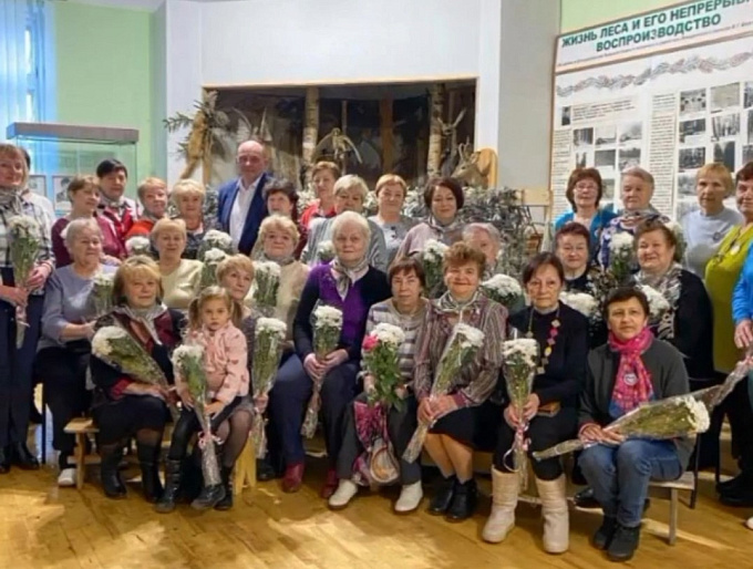 Благодарности Главы администрации района вручены семьям активисток Жиздринского женсовета