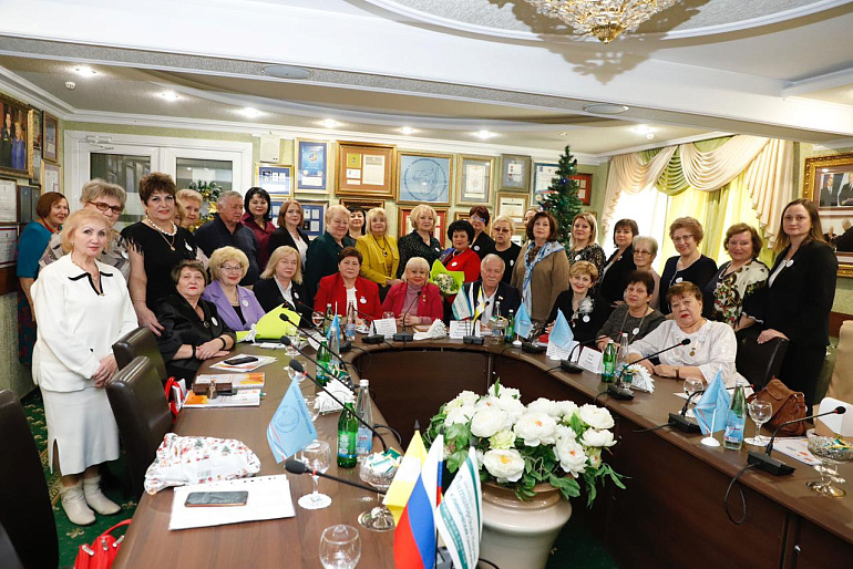 Женщины Ставрополья подвели итоги Года семьи и построили планы на Год защитника Отечества