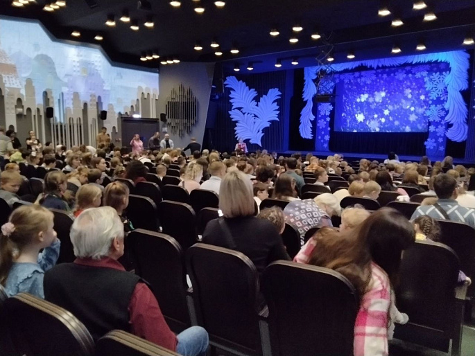 380 детей посмотрели новогоднее представление, организованное Нижегородским региональным отделением