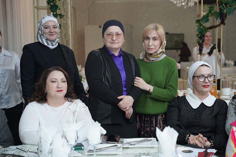 В Грозном состоялся показ дизайнерской одежды лучших модельеров Чечни и Дагестана