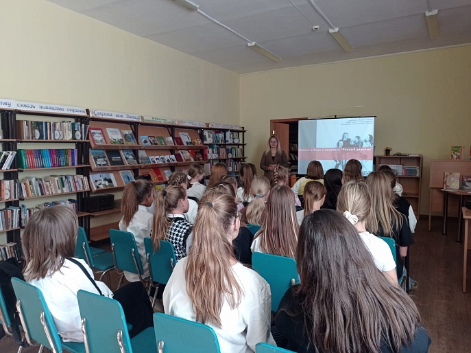 Школьницам Кирова рассказали о моде и здоровье