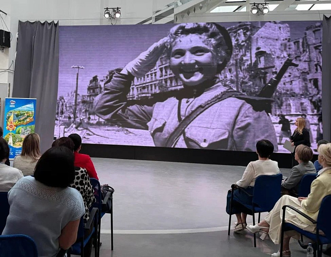 В Смоленске наградили победителей конкурса «Женские судьбы: Война и Победа»