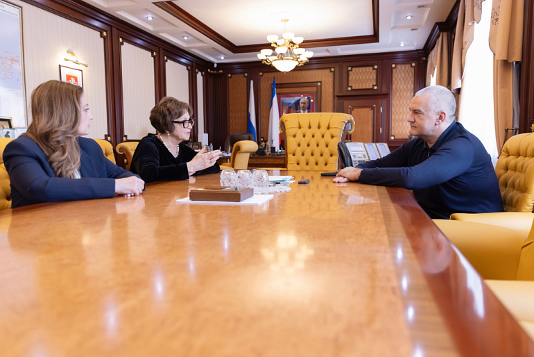 Глава Республики Крым Сергей Аксенов встретился с Президентом Союза женщин России Екатериной Лаховой